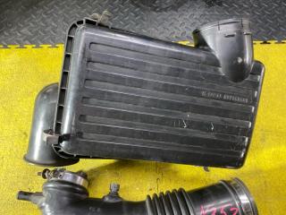 Корпус воздушного фильтра ISUZU VEHICROSS UGS25 6VD1 5 ракурс