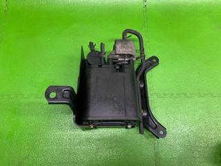 Фильтр паров топлива TOYOTA LAND CRUISER URJ202 1UR-FE 77704-60340 1 ракурс