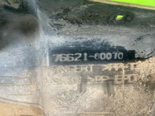Брызговик правый передний TOYOTA LAND CRUISER UZJ100 2UZ-FE 76621-60070 4 ракурс