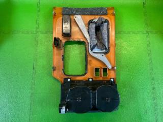 Консоль кпп TOYOTA LAND CRUISER UZJ100 2UZ-FE 58804-60102 5 ракурс Консоль кпп TOYOTA LAND CRUISER UZJ100 2UZ-FE 58804-60102 5 ракурс