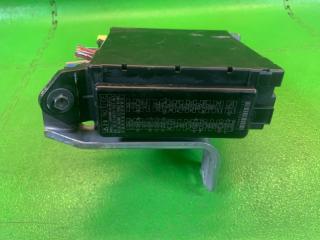 Блок предохранителей TOYOTA LAND CRUISER URJ202 1UR-FE 82733-60332 3 ракурс Блок предохранителей TOYOTA LAND CRUISER URJ202 1UR-FE 82733-60332 3 ракурс