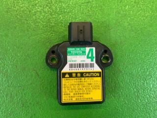 Датчик курсовой устойчивости TOYOTA LAND CRUISER URJ202 1UR-FE 89183-60030, 174500-5713 1 ракурс