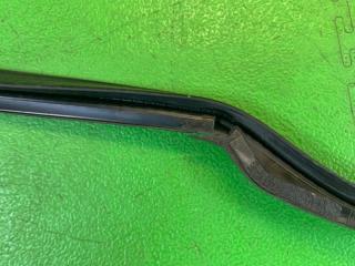 Уплотнитель стекла левый задний TOYOTA ESQUIRE ZWR80 2ZR-FXE 68162-58030 4 ракурс Уплотнитель стекла левый задний TOYOTA ESQUIRE ZWR80 2ZR-FXE 68162-58030 4 ракурс