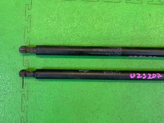 Амортизатор капота TOYOTA CROWN MAJESTA UZS207 3UZ-FE 53440-0W190 2 ракурс