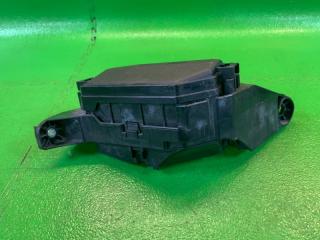 Блок предохранителей передний TOYOTA PRIUS ZVW50 2ZR-FXE 82666-47620 2 ракурс