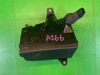 Блок предохранителей TOYOTA VOXY ZWR80 2ZR-FXE 82662-28300, 82641-28030, 110600-1180 2 ракурс