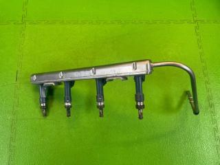 Топливная рейка TOYOTA COROLLA AXIO NKE165 1NZ-FXE 23250-21110 2 ракурс