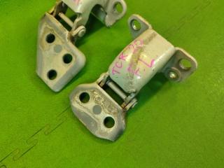 Петля дверная левая передняя TOYOTA ESTIMA TCR20 2TZ-FZE 6874028010,6872028010 3 ракурс Петля дверная левая передняя TOYOTA ESTIMA TCR20 2TZ-FZE 6874028010,6872028010 3 ракурс