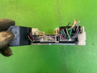 Блок предохранителей TOYOTA CROWN AZSH20 A25A-FXS 82730-5A600 4 ракурс