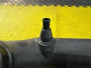 Патрубок воздушного фильтра TOYOTA CROWN AZSH20 A25A-FXS 1788025030, 17893-25060 2 ракурс Патрубок воздушного фильтра TOYOTA CROWN AZSH20 A25A-FXS 1788025030, 17893-25060 2 ракурс