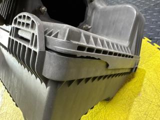 Корпус воздушного фильтра MITSUBISHI PAJERO V75W 6G74 MR404841 MR404844 5 ракурс Корпус воздушного фильтра MITSUBISHI PAJERO V75W 6G74 MR404841 MR404844 5 ракурс