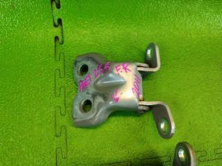 Петля дверная правая передняя TOYOTA AVENSIS AZT255 68710-0D010,68730-0D010 3 ракурс Петля дверная правая передняя TOYOTA AVENSIS AZT255 68710-0D010,68730-0D010 3 ракурс