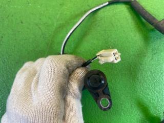 Датчик abs левый задний TOYOTA NOAH ZRR75 3ZR-FAE 89546-28190 2 ракурс