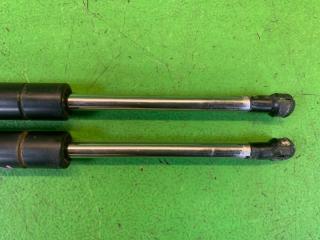 Амортизатор багажника задний TOYOTA CROWN MAJESTA UZS187 3UZ-FE 6453030110 3 ракурс