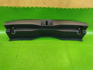Накладка замка багажника TOYOTA C-HR ZYX10 2ZR-FXE 64716-10090 1 ракурс