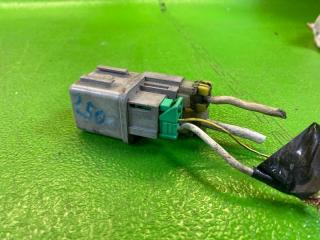 Реле накала NISSAN TERRANO WBYD21 TD27 2523044G00 2 ракурс
