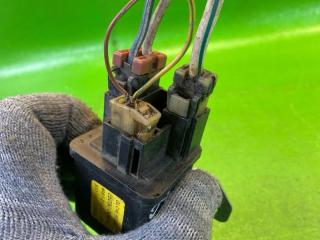 Реле накала NISSAN CARAVAN E24 TD27 25230-06N01 2 ракурс