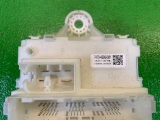 Блок предохранителей HONDA VEZEL RU4 LEB T7A-J212-M1, 7370-1134-0W, 7470-4586-0W 2 ракурс