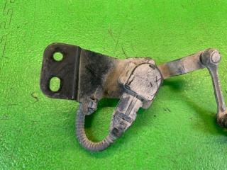 Датчик уровня кузова левый задний TOYOTA MARK X ZIO ANA15 2AZ-FE 89407-12050 2 ракурс Датчик уровня кузова левый задний TOYOTA MARK X ZIO ANA15 2AZ-FE 89407-12050 2 ракурс