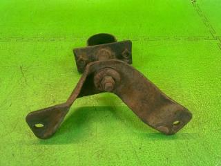 Крепление стабилизатора левое переднее TOYOTA GRAND HIACE VCH16 5VZ-FE 48823-26140,48819-26020 3 ракурс