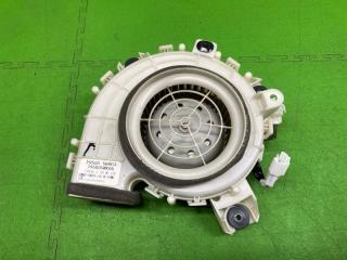 Мотор охлаждения батареи NISSAN NOTE HE12 HR12-DE 295D05WK0A 2 ракурс Мотор охлаждения батареи NISSAN NOTE HE12 HR12-DE 295D05WK0A 2 ракурс