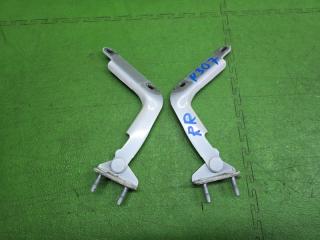 Петля 5-двери TOYOTA VOXY ZRR80 3ZR-FAE 6882028040,6881028050 1 ракурс