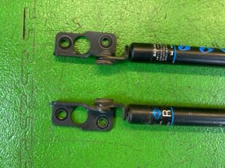 Амортизатор багажника задний NISSAN SKYLINE HR33 RB20E 84430-15U26,84431-15U26 2 ракурс