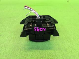Клапан стояночного тормоза TOYOTA C-HR ZYX10 2ZR-FXE 8439010020 3 ракурс
