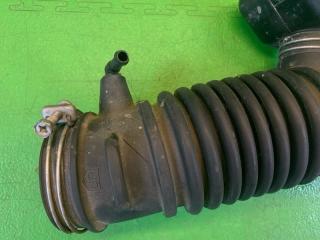 Патрубок воздушного фильтра MITSUBISHI DION CR6W 4G94 MR404334 2 ракурс