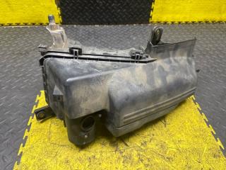 Корпус воздушного фильтра TOYOTA CELICA ZZT231 17700-22100 2 ракурс Корпус воздушного фильтра TOYOTA CELICA ZZT231 17700-22100 2 ракурс