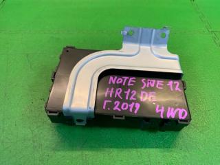 Блок предохранителей NISSAN NOTE SNE12 HR12-DE 284B13VA3D 5 ракурс