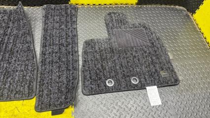 Коврики комплект TOYOTA VOXY ZRR80 3ZR-FAE 5 ракурс