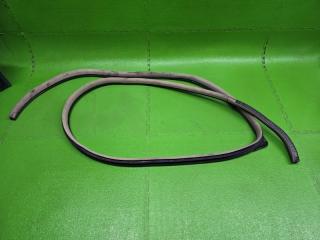 Уплотнитель крыла левый передний TOYOTA LAND CRUISER HDJ101 1HD-FTE 62312-60080-A0 2 ракурс