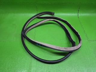Уплотнитель крыла правый задний TOYOTA LAND CRUISER HDJ101 1HD-FTE 62331-60020-A0 2 ракурс