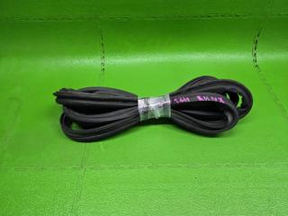 Уплотнительная резинка багажника задняя TOYOTA COROLLA RUNX ZZE124 1ZZ-FE 67881-13241 1 ракурс