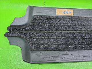 Накладка на порог задняя TOYOTA VOXY ZWR80 2ZR-FXE 67917-28160, 67918-28160 2 ракурс