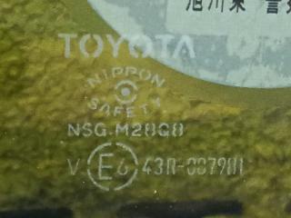Стекло собачника левое TOYOTA PORTE NNP15 62720-52150 2 ракурс