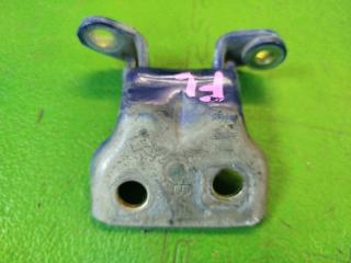 Петля дверная левая передняя ISUZU BIGHORN UBS73 4JX1 8942303924 2 ракурс