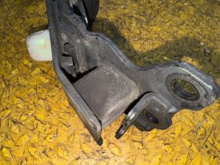 Подушка акпп TOYOTA LAND CRUISER URJ202 1UR-FE 12371-38060 4 ракурс