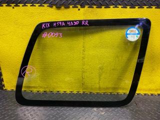 Запчасть стекло собачника заднее правое NISSAN KIX