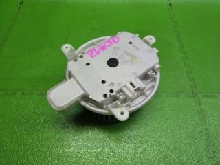 Мотор печки TOYOTA PRIUS ZVW30 2ZR-FXE 87103-47031 1 ракурс