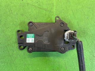 Радар-детектор TOYOTA C-HR ZYX10 2ZR-FXE 88210-0W010 1 ракурс