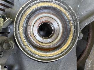 Ступица левая передняя TOYOTA LAND CRUISER URJ202 1UR-FE 4321260190 5 ракурс Ступица левая передняя TOYOTA LAND CRUISER URJ202 1UR-FE 4321260190 5 ракурс