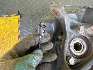 Ступица правая передняя TOYOTA C-HR ZYX10 2ZR-FXE 43211-10130, 43211-10130,43550-10010 5 ракурс