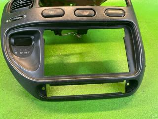 Консоль магнитофона MITSUBISHI DELICA PD8W 4M40 MR720570 4 ракурс