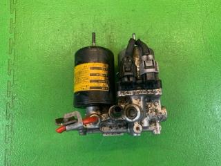 Запчасть блок abs TOYOTA PRIUS 2010