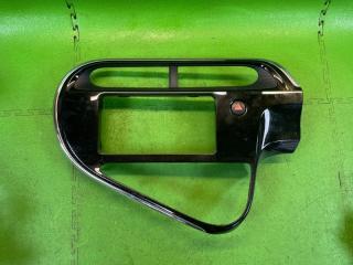 Консоль магнитофона TOYOTA AQUA NHP10 1NZ-FXE 55412-52530 1 ракурс