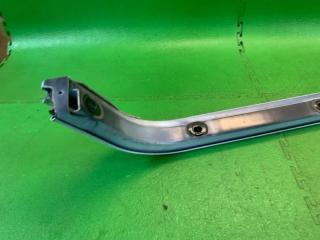 Полозья для сдвижной двери правые задние TOYOTA VOXY ZWR80 2ZR-FXE 6164128030 2 ракурс