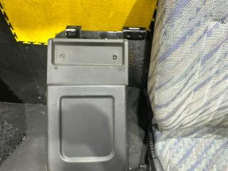 Сиденье левое переднее MITSUBISHI DELICA P25W 4D56T 5 ракурс