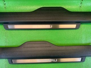 Накладка на порог передняя SUBARU OUTBACK BS9 FB25A 94060AL070, 94060AL060 3 ракурс Накладка на порог передняя SUBARU OUTBACK BS9 FB25A 94060AL070, 94060AL060 3 ракурс